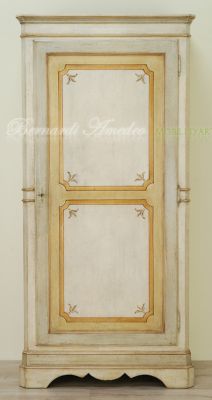 Armadietto da camera in legno massello dipinto a mano stile classico